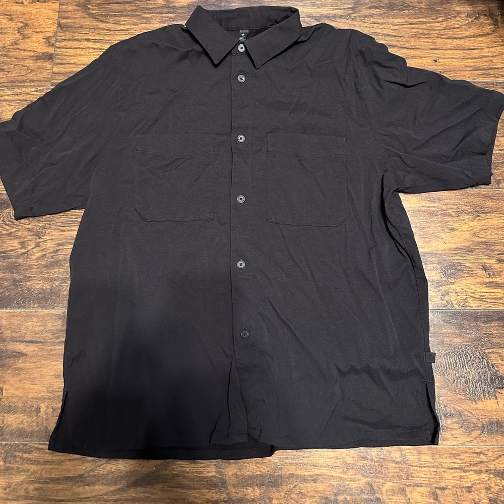Men’s Lululemon Button Down - Picture 2 of 6